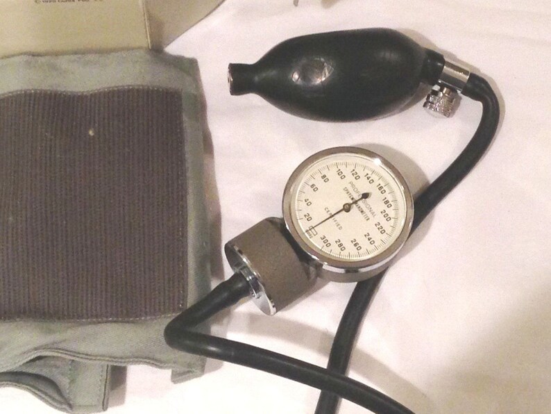 Vintage 1977 Marshall Sphygmomanometer In Original Box Etsy