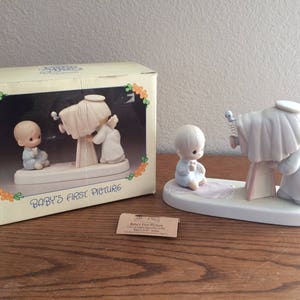Precious Moments E-2841 Baby&#39;s First Picture 1983 Figurine Flower Mark