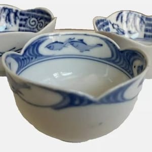 Vintage Set 3 Chinese Small Scalloped Edge Sauce or Condiment Bowls Blue White Collectible Serving