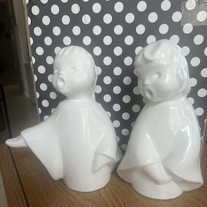 Vintage White Porcelain Singing Carolers Figurines /Incense Holders Signed Italy Collectible