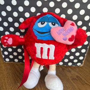 Vintage 8" Love Hound M&M Stuffed Collectible Valentine Plush Toy YR 2004 Brinquedos colecionáveis