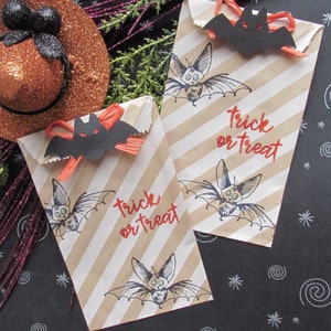 Halloween Treat Bags Small, Trick or Treat Bag, Halloween Candy Bags, Striped Bag, Halloween Favors, Halloween Bat, Party Favor, Set of 12