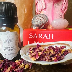 Gift of Aphrodite | Love Oil | Aphrodite Offering Oil | 10ml Bottle | For Love-Romance-Self Love | Love Magic