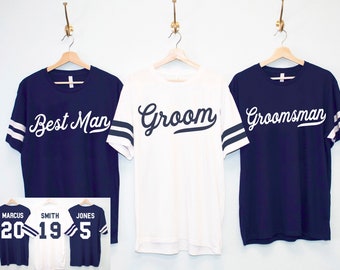 NAVY GROOM &GROOMSMEN Camisas Nombres y números personalizados para despedida de soltero, boda, padrino de boda, padrino, regalo de padrinos de boda, camisetas de padrinos de boda