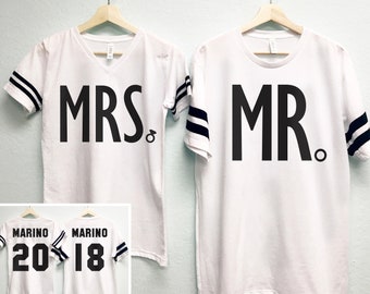 MRS Bride Shirt + MR Groom Tees CUSTOM Names & Numbers Set, Paare Shirts, Flitterwochen, Braut und Bräutigam Shirts, Hochzeitsgeschenk, Herr und Frau