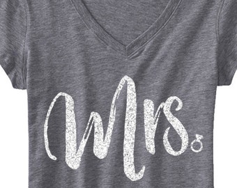MRS. GLITTER Bride Shirt Gray V-neck, Bride Vneck, Wedding shirt, Bridal shirt, Bride Shirts, wedding, MRS Shirt