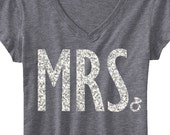 MRS. GLITTER Bride Shirt Gray V-neck, Bride Vneck, Wedding shirt, Bridal shirt, Bride Vneck, wedding