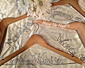 Set of 6 Wedding hangers, bridal hangers in dark or light wood, personalized hangers with one tier(line)bridesmaids, maid of honor,bride