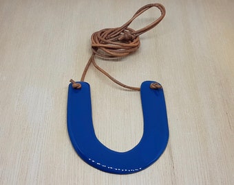 Free shipping within Australia!  Handmade navy blue resin U-shaped pendant necklace