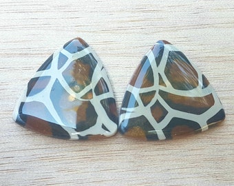 Free shipping within Australia! Free shipping within Australia! Leopard print triangular polymer clay stud earrings with resin finish