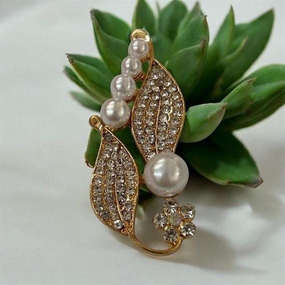 Gold tone faux pearl Crystal Rhinestone butterfly  Brooch - Use for Wedding Bouquet / Bridal Sash / Flower Embellishment /