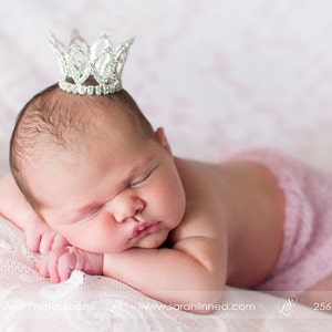 Newborn Rhinestone Crown / First Birthday Crown / Baby Shower Gift / Newborn Photo Prop / Heart Crown / Baby Girl Crown / Baby Tiara