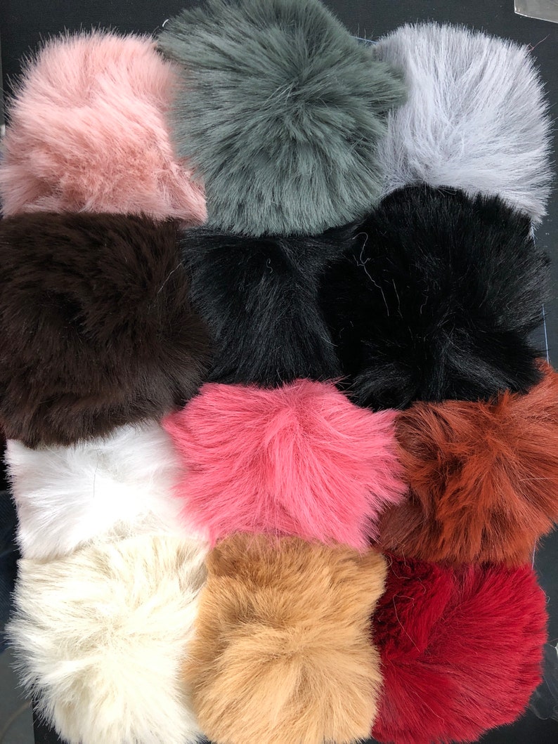 Set of 12 Black and white mixed color Pom Pom Fur Keychain Baby Shower Favor Game Prize Party Favor Guest Gift DIY Keychain