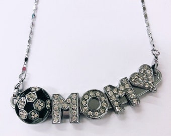 Collana personalizzata da softball - Regalo per giocatore con nome e numero - Possibilità di incisione sul retro - Gioielli per squadra sportiva femminile - Italia
