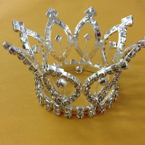 Mini Rhinestone Crown charms for necklace / First Birthday Crown / Baby Shower Gift / Newborn Photo Prop / Heart Crown / cake toppers