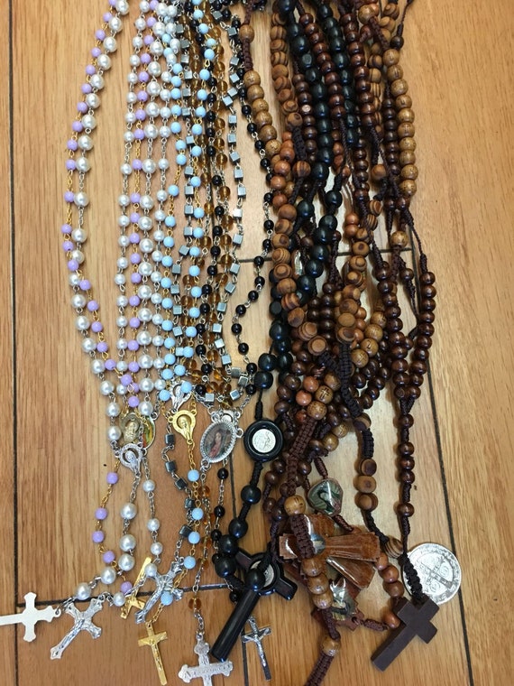 30 x Mixed Lot Rosary Necklace for Baptism, Mystery Grab Bag, Clearance Rosaries, Wedding, Memorial Religious Favor, First Communion