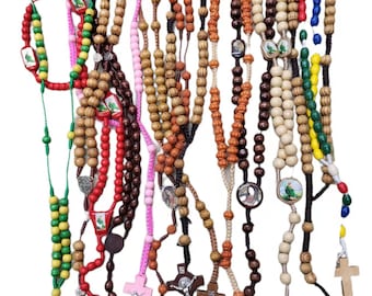 30 collares de rosario de madera con bolsitas de organza para bautizo, boda, conmemoración, recuerdo religioso y confirmación.