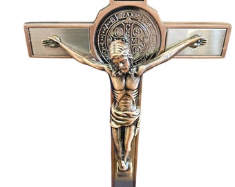 Crucifijo Cruz de pared–Arte de pared de metal de San Benito–Cruz dar bendición –Crucifijo regalo para la exhibición de la sala de estar de la pared 7" x 4"