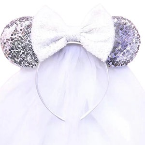 Veil Bride Minnie Ears, Wedding Mickey Ears, White Minnie Mouse Ears, bride Mickey Mouse Ears, Wedding Disney Ears, Bachelorette Minnie Ears