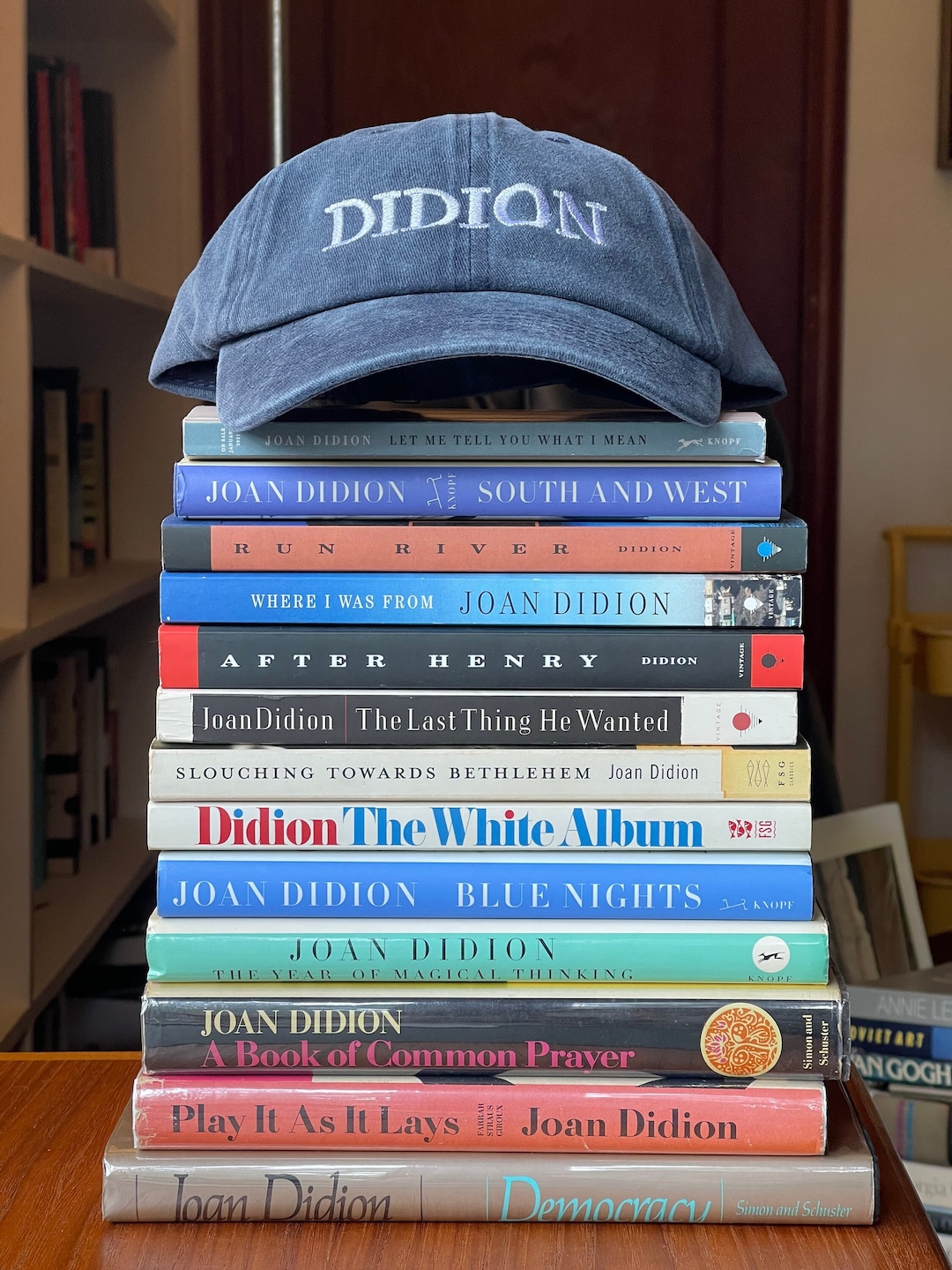 Joan　Didion　Womb　Hat　House　Books　Etsy　Denmark