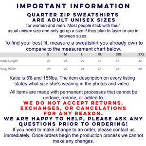 Pode incluir: Imagem com texto fornecendo informa&ccedil;&otilde;es de tamanho para moletons com z&iacute;per de um quarto. Inclui uma tabela de medidas com comprimento e largura do corpo em cm para os tamanhos S a 3XL. Tamb&eacute;m afirma que a loja n&atilde;o aceita devolu&ccedil;&otilde;es, trocas ou cancelamentos.