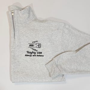 Custom Allergist Immunology Medical Quarter Zip Sweatshirt – Embroidered Name, Credentials, Title & Allergy Testing Design (S-3XL, Unisex) imagem 11