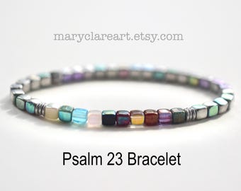 Pulsera del Salmo 23, cuentas cúbicas de 4 mm, banda de plata antigua, pulsera "Paseo por el Valle", pulsera cristiana, joyería inspirada en la fe.