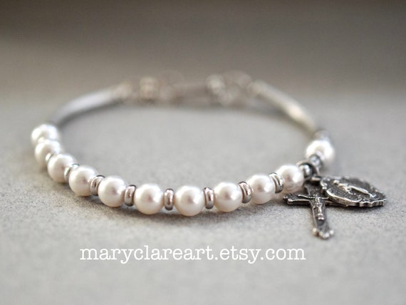 Full of Grace Rosary Bracelet White Pearl Rosary Bracelet Glass Pearl Rosary Bracelet Women s Rosary Bracelet Catholic Rosary Etsy