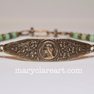 Rosen für Mary Armband, katholisches Armband grün, hellgrüner Türkis Perlen Armband, Perlenarmband Frauen, Jungfrau Maria Schmuck