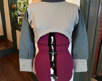 Lucidity shrug, size large