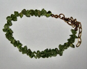 NATURAL PERIDOT CHIP bracelet