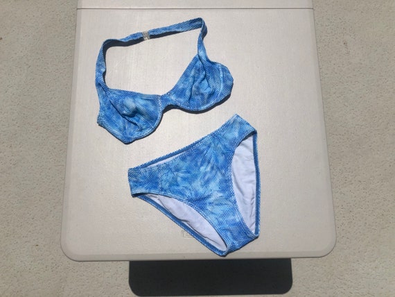 XS/B cup - 90's Deadstock Blue Mesh Halter Bikini