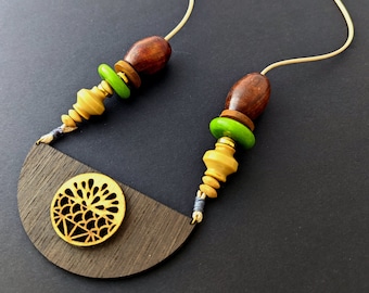 Collier de dossard en bois, bijoux écologiques/durables, collier en bois chunky, collier tribal/folk, cadeau de bijoux pour femmes/elle/maman