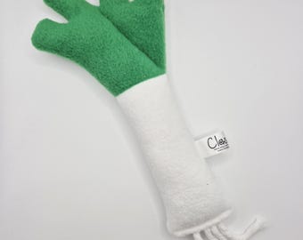 Leek catnip and silvervine Kitty Kicker Toy cat toy uk
