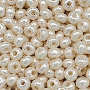 6/0 Light Cream/Bone Eggshell Ceylon | Preciosa Glass Czech Seed Beads 4 mm Rocailles, E-Beads | 20/50/100/250/500 Grams | #46113.