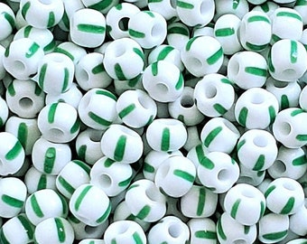 6/0 Bianco opaco con 4 strisce verdi #03850. Perline di semi ceche Preciosa. Rocailles in vetro da 4 mm, E-Beads: 20/50/125 grammi.