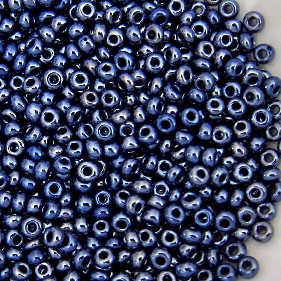 Toho ROUND 6/0 Seed Beads OPAQUE NAVY BLUE