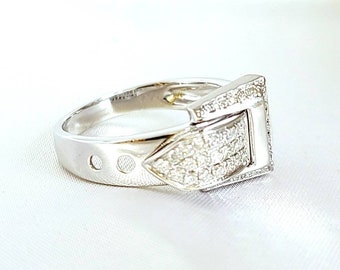 18k White gold diamond buckle ring