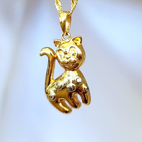 14k yellow gold cat pendant