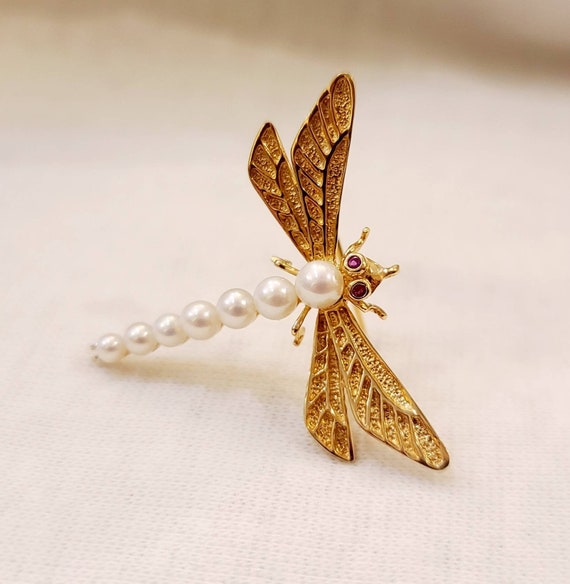 14 K yellow gold pearl dragonfly pin