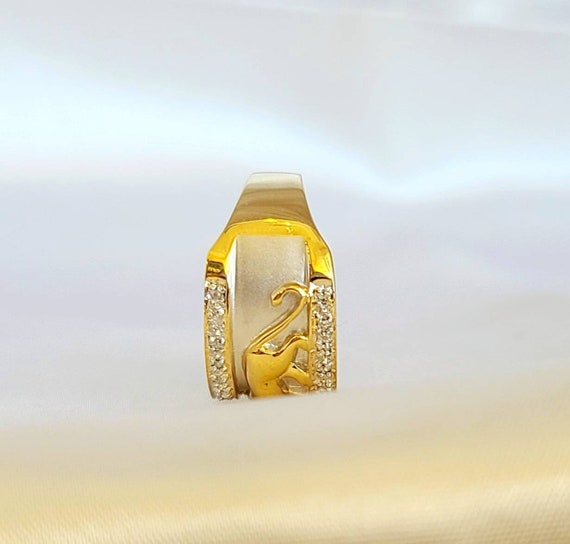 14kt yellow gold diamond ring. - image 9