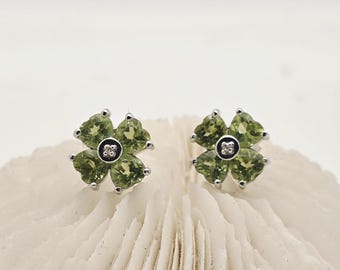 14kt white gold peridot earrings