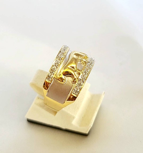 14kt yellow gold diamond ring. - image 10