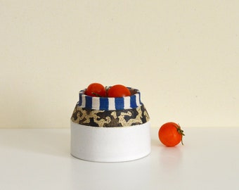 Hand-Painted Stoneware Ceramic Pot: Small Decorative Vase