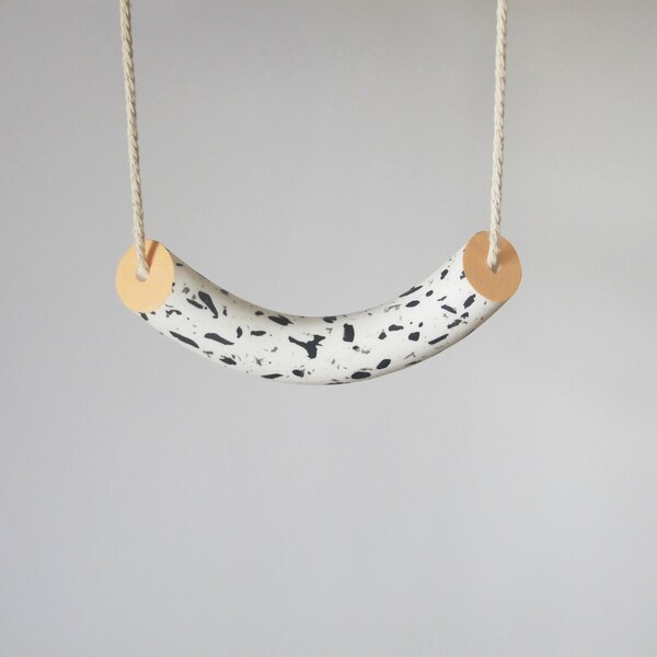 Curve necklace - Speckled