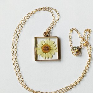 Daisy square necklace image 6