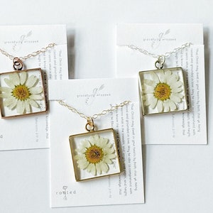 Daisy square necklace image 3