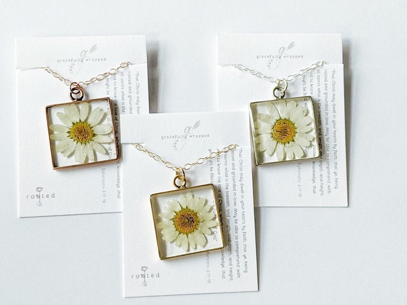 Daisy square necklace image 3