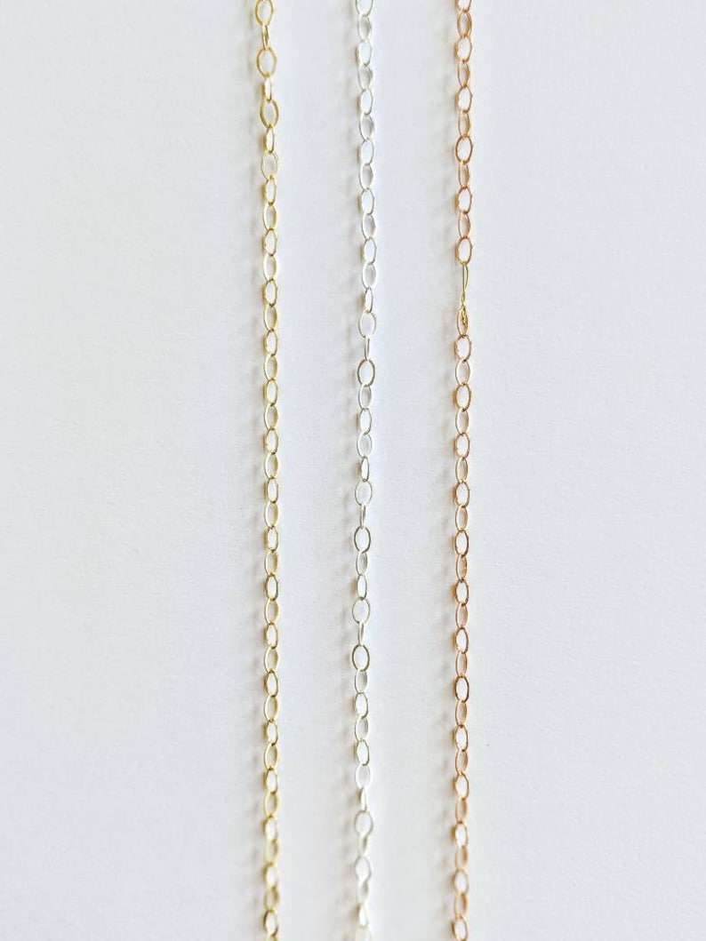 Replacement chains in dainty chain or large cable chain