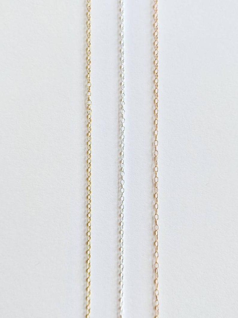 Replacement chains in dainty chain or large cable chain